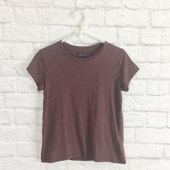 Abercrombie & Fitch Tops - Abercrombie & Fitch burgundy t-shirt sz S